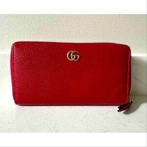 Gucci Marmont GG Logo Red Pebbled Leather Zip Around Wallet